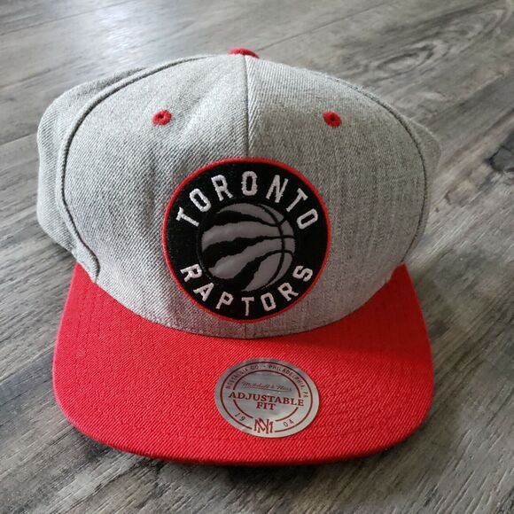 Mitchel & Ness Toronto Raptors Snapback great Condition - Picture 1 of 5